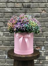 Цветочная композиция из Гипсофила и Розы в шляпной коробке в Сокольники