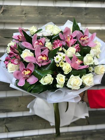 Букет цветов из: Розы и Хризантемы в Сокольники