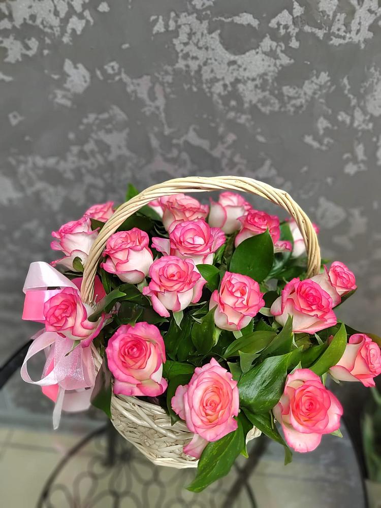 Цветочная композиция из Розы в корзине в Сокольники