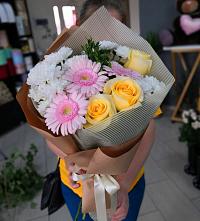 Букет цветов из:  Герберы, Розы и Хризантемы в Сокольники
