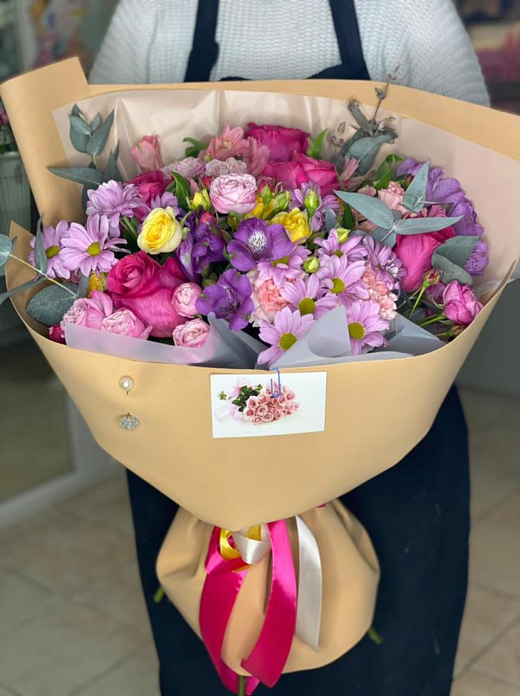 Букет цветов из: Хризантемы, Гвоздики и Альстромерии в Сокольники