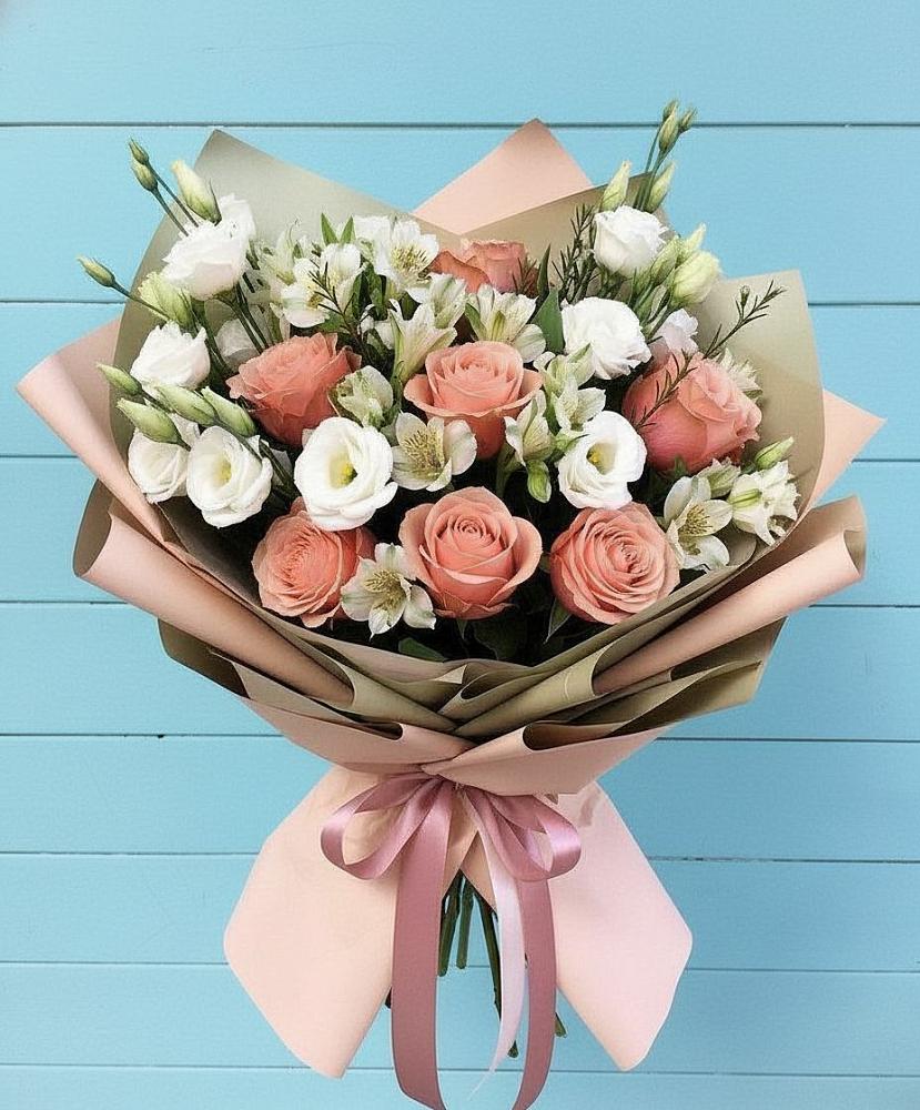 Букет цветов из: Розы, Альстромерии и Лизиантусы в Сокольники