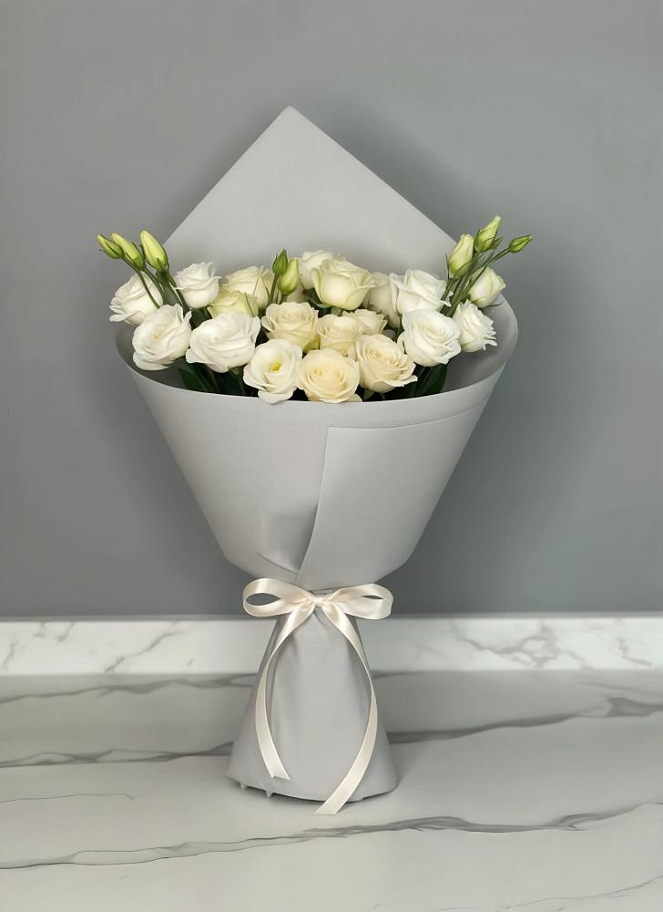 Букет цветов из: Розы и Лизиантусы в Сокольники