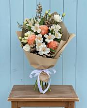 Букет цветов из:  Альстромерии, Лизиантусы, Розы и Хризантемы в Сокольники