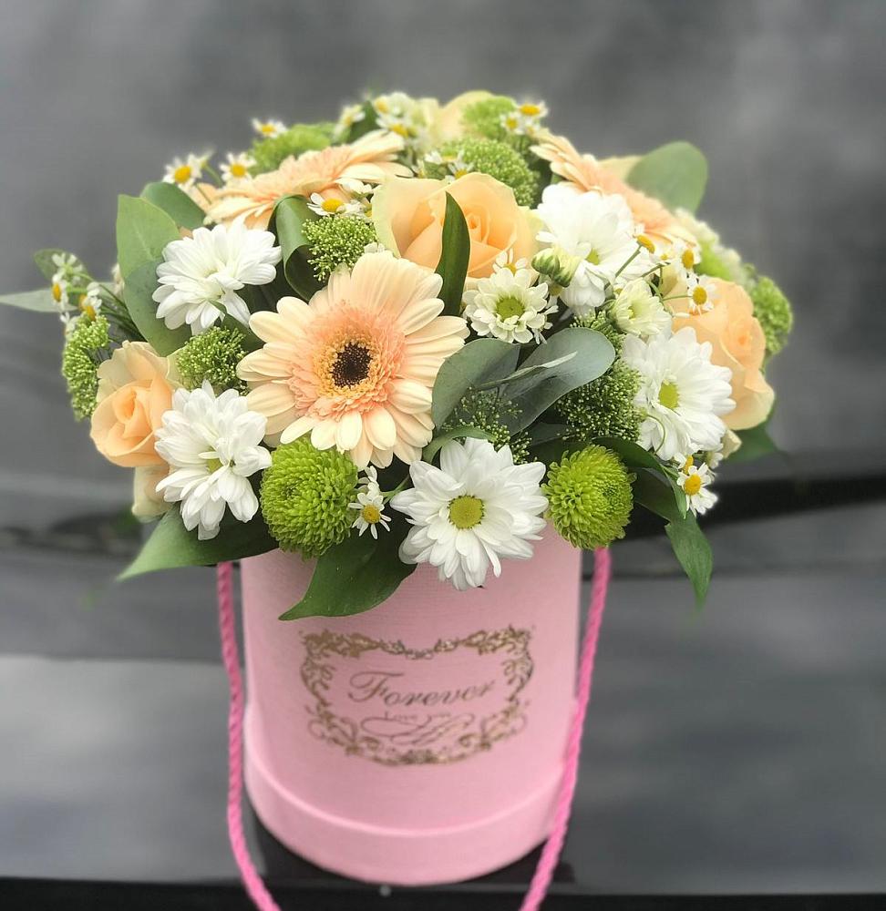 Цветочная композиция из Розы, Герберы и Хризантемы в шляпной коробке в Сокольники